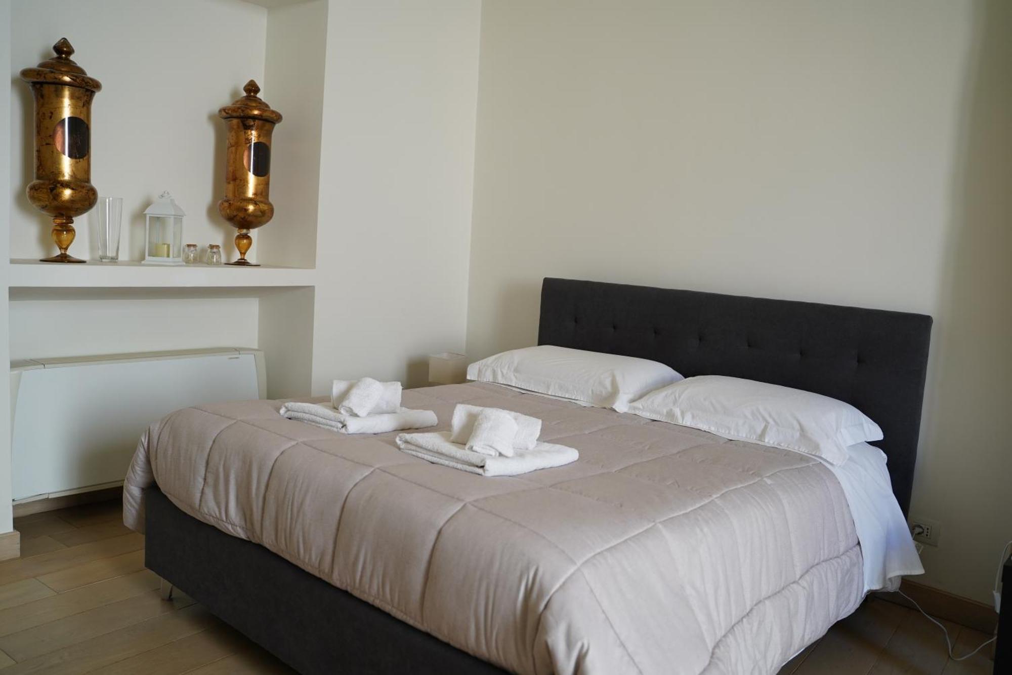 Suite Home D'Aragona Lecce Kültér fotó
